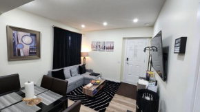 Charming Oasis Tranquil Suite 8 min Airport, AC